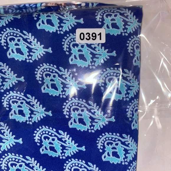 Rose & Olive Blue Patterned Sleeveless Top. 0391 - Picture 3 of 3